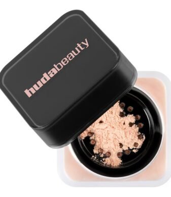 HUDA BEAUTY - Baby Bake Mini Easy Bake Loose Powder - Mini poudre fixante libre Easy Bake 6 g